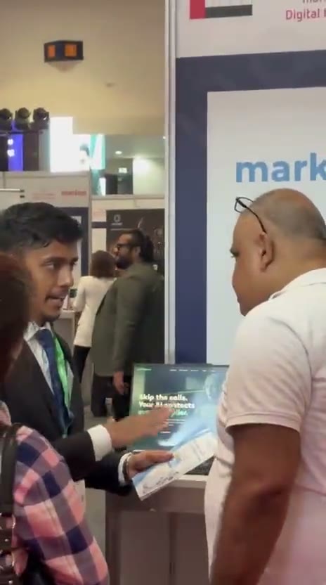Video: Usman showing markXpand to visitors at the stand